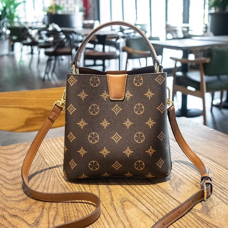 Bolsa Transversal Feminina Couro Tiracolo
