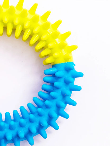 2 brinquedos para cães de estimação: bola de sino resistente à mordida e anel molar tricolor, borracha macia para moagem e mastigar dentes